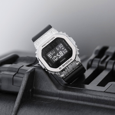 Часы Casio G-Shock GM-5600GC-1
