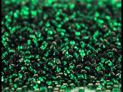 36 Transparent Silver-Lined Green Emerald / Прозрачный зелёный изумруд с серебряной линией внутри