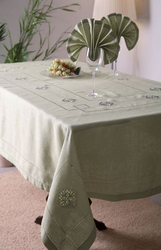 Комплект льняного столового белья "Крокус" - прямоугольная скатерть с вышивкой 140*250 см и салфетки 6 шт.