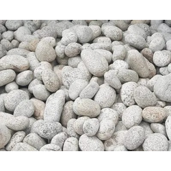 Белая речная галька