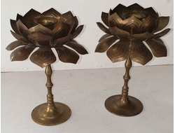 593-1/ Два подсвечника в форме цветка, латунь, 18см,