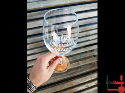 Бокал Queen с 8 марта в подарочном боксе