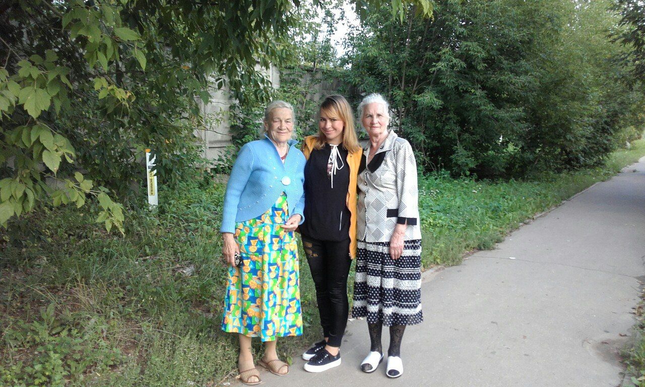 бабушка футбол. 30 лет раисе. бабушку раю. бабушку раю. рай для бабушек.