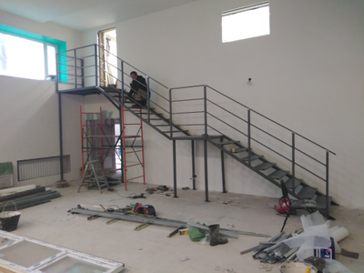 Лестница металлическая (артикул-МЛУ04)