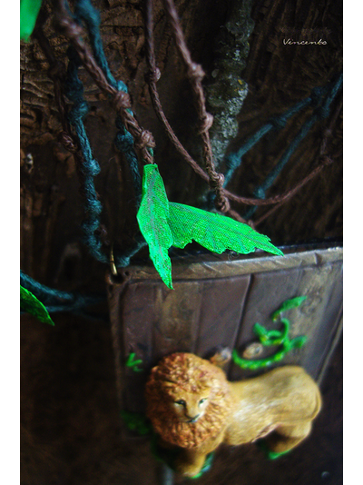 Колье "Аслан. Хроники Нарнии" (пышное колье с подвеской ручной работы)