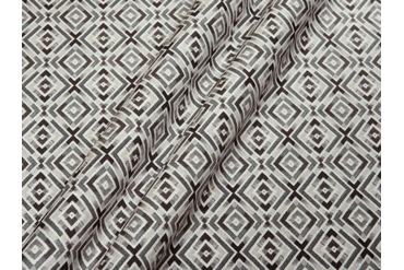 (РАМ) Велюр "Клевер" (Сlever)-Romb grafit.
Состав: 100% полиэстер.
Плотность: 380 г/кв.м.
Устойчивость к истиранию: 50 000 циклов.
Ширина: 140 см.

Внимание! Цвет материала может быть искажен настройками монитора.