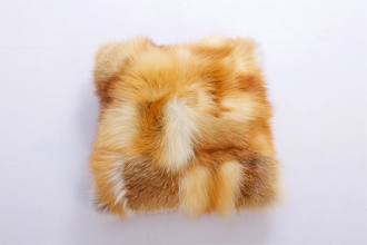 Подушки декоративные из меха рыжей лисы