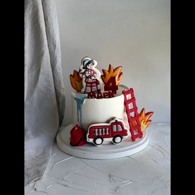 Торт пожарному