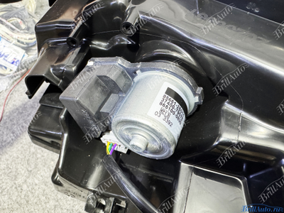 Передние фары Lexus GX 460 2013-2023 с автокорректором AFS