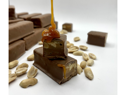 Батончик с арахисом и карамелью