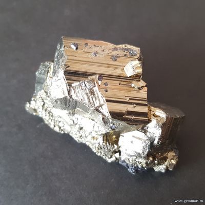 Пирит,  сросток кристаллов. Перу. 46*27*25мм