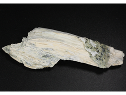 Брусит (немалит), волокнистый брусит, змеевик, коллекционный образец, Россия, КЧР, Урупский район, м-ние. Белые осыпища (72*23*15 мм, 13 г) №29667