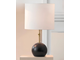 Настольная лампа с основанием в виде черного шара на латунном штифте с белым абажуром.