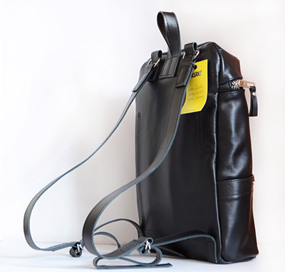 Маленький женский кожаный рюкзак черного цвета