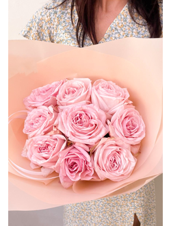 9 пионовидных роз