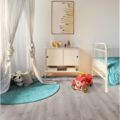 Декор ламината Wineo Дуб Рустик Серый LA178XXLV4 в интерьере детской комнаты