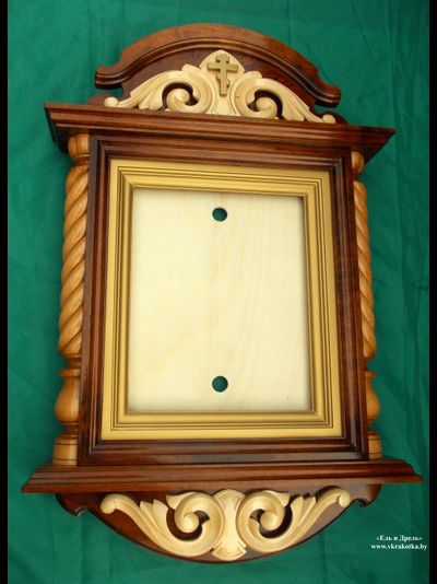 Киот резной