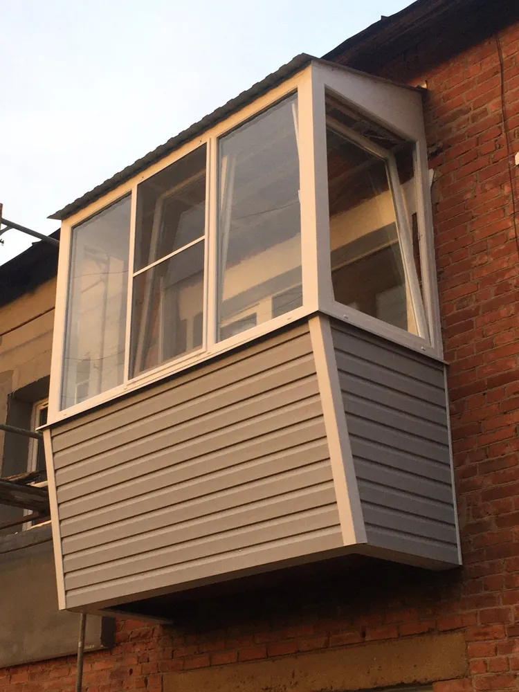 Балкон с выносом в Оргтруде