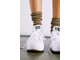 Белые низкие кеды Converse на ноге, Кеды Конверс Мув