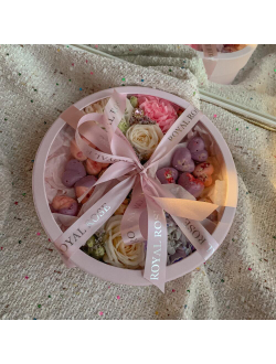 Конфеты шоколадные с цветами