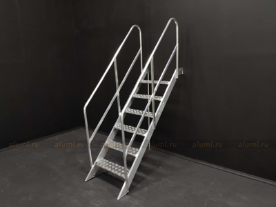 Инвентарная приставная лестница с поручнями ЛПИ-2.0