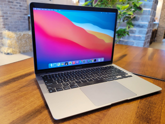 MacBook Air 13 Retina с процессором M1 (2020)