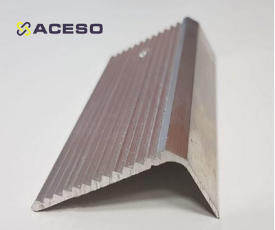 Алюминиевый угловой порог ау-44х23 противоскользящий с рифлением цена за метр