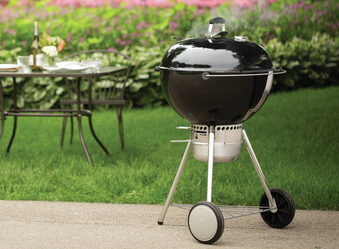 Гриль weber master touch. Weber compact kettle 57. Weber фото. Weber гриль 57см. Weber 5750.