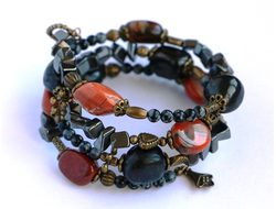 БРАСЛЕТЫ на мемори-проволоке