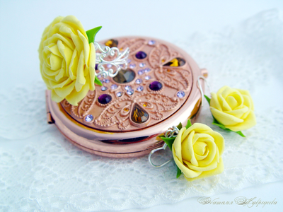 Комплект украшений "Желтые розы".