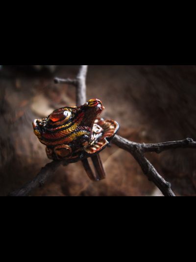 "Легенда Янтарного Подземелья", кольцо с курочкой и натуральным янтарём