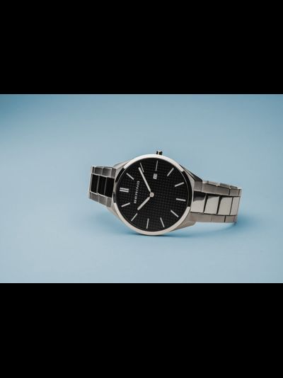 Наручные часы Bering 17240-702