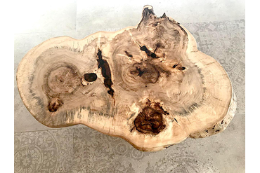 Столик из спила тополя.