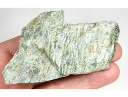 Серпентин, необработанный, дикий образец, Россия, КЧР, Урупский район (90*50*25 мм, 95 г) №37609