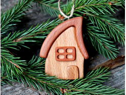 Елочная игрушка из бука  "Лесной домик"