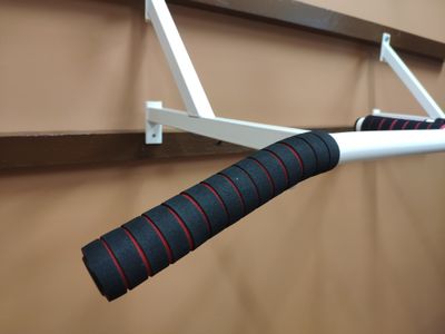 Турник с 3 хватами с неопреновыми ручками (TUR-004n)