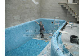 Облицовка бассейна мозаикой.