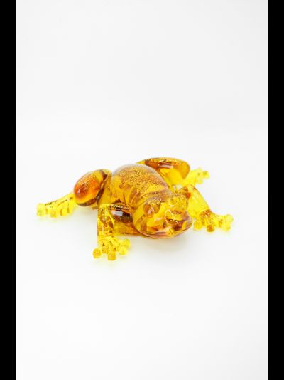 Денежная лягушка со срезом янтаря