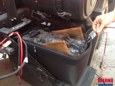 Термозащита для АКБ грузовых автомобилей ТЗГ-10А (КОМПЛЕКТ ИЗ 2-Х ТЕРМОСОВ С ОТДЕЛЬНОЙ КРЫШКОЙ ДЛЯ 2-Х АКБ БЕЗ НАГРЕВАТЕЛЕЙ НТА-3/2 (приобретаются отдельно), АКБ А/h: 190, Габариты, мм: 522x238x215 , автомобиль КАМАЗ с вертикальным расположением АКБ)