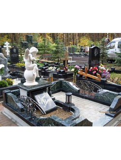 Фото детский памятник с ангелом на шаре на могилу в СПб