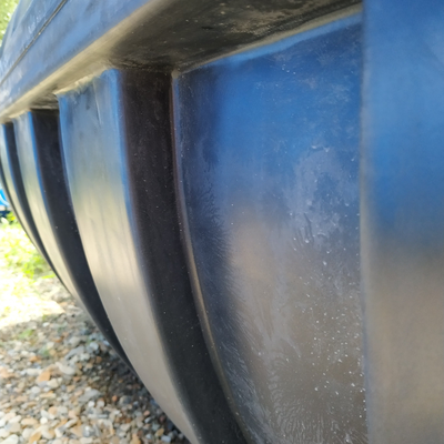 Горизонтальные и вертикальные ребра жесткости подземной емкости на 2000 литров U2000