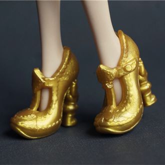 Золотые туфли. (1728)