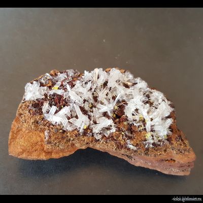 Гемиморфит, миметит (желтый), на лимоните. Мексика. 67*36*12мм