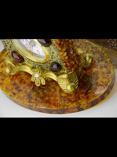 Часы "Слон " на подставке