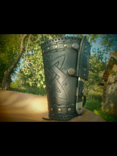 Наруч с ножом &quot;Звезда Руси&quot;.