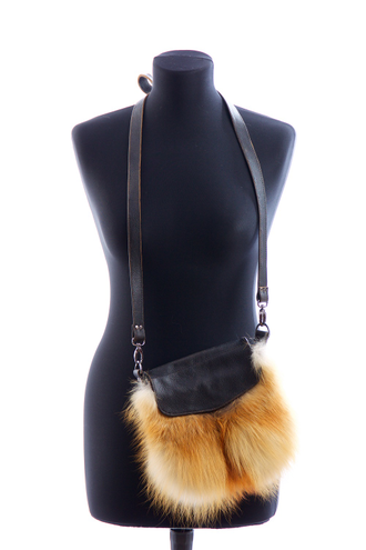 Сумка из меха рыжей лисы с отделкой из натуральной кожи