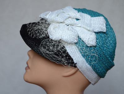 Модная бейсболка с бантом и вуалью Италия Vizio 5712 мятная с черным козырьком