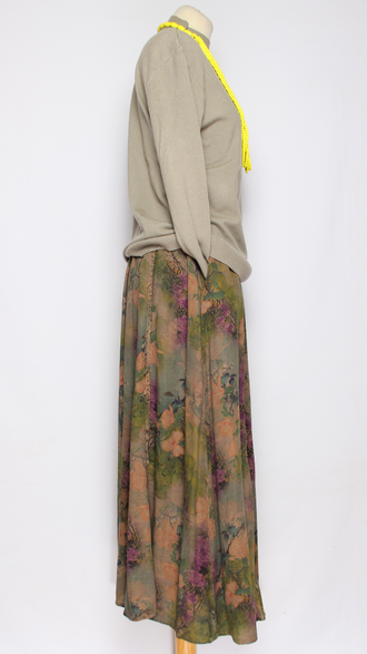 ЮБКА "Вискоза винтажная цветы" сирень, черная  до р.54