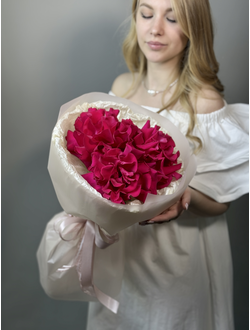 Букет из 3 ярких французских роз