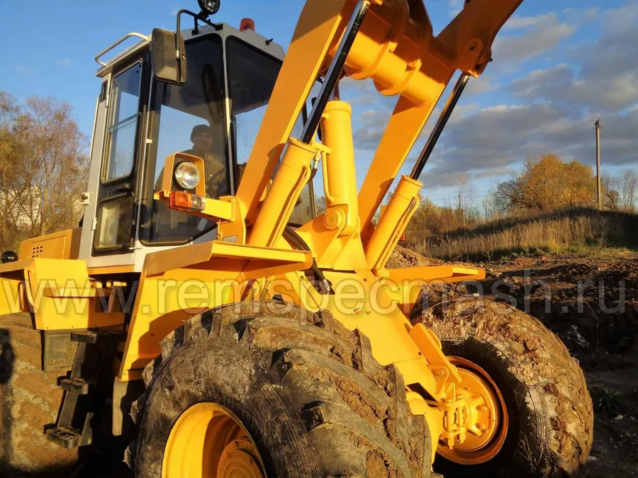 Фронтальный погрузчик Амкодор 333, после капремонта.